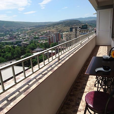 Spacious 2 Bedroom Apartment Tbilisi Bagian luar foto