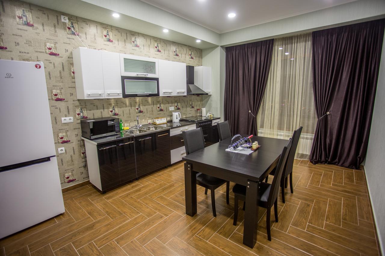 Spacious 2 Bedroom Apartment Tbilisi Bagian luar foto