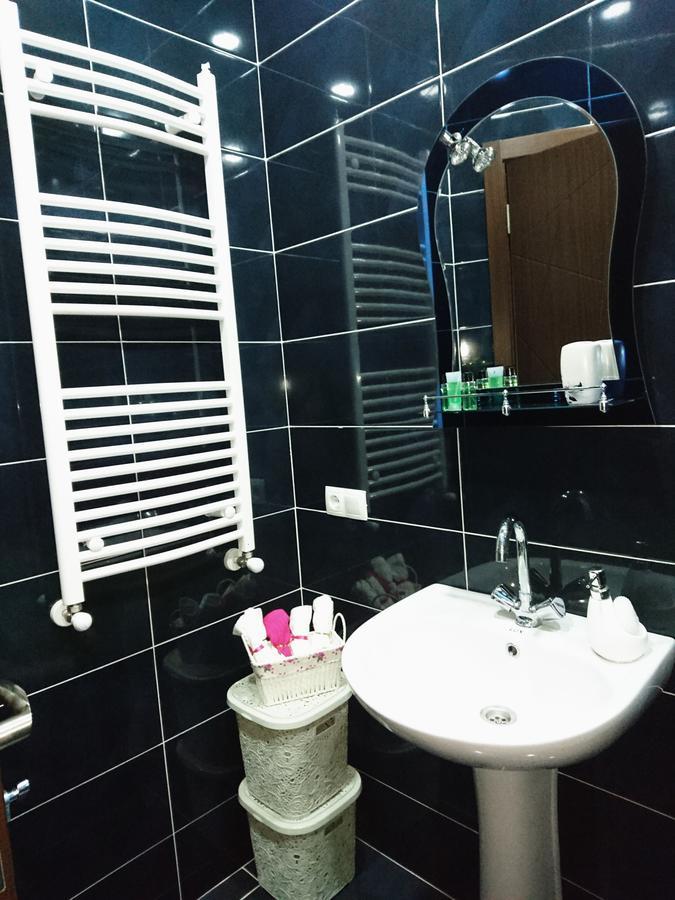 Spacious 2 Bedroom Apartment Tbilisi Bagian luar foto