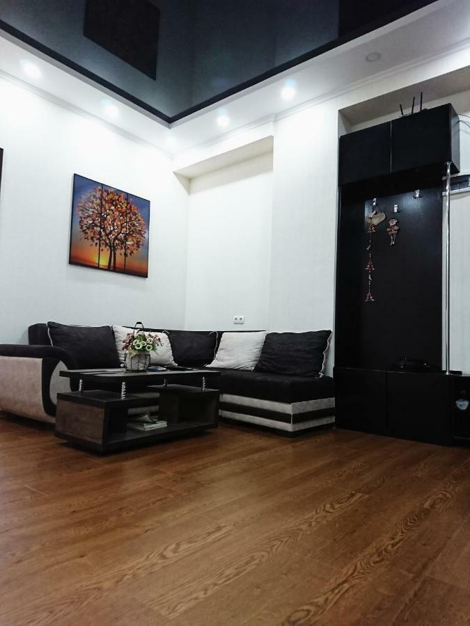 Spacious 2 Bedroom Apartment Tbilisi Bagian luar foto